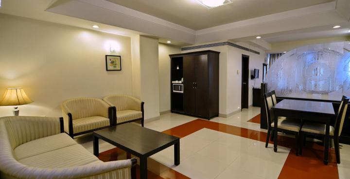 Ambience Executive Hotel Pimpri-Chinchwad Buitenkant foto