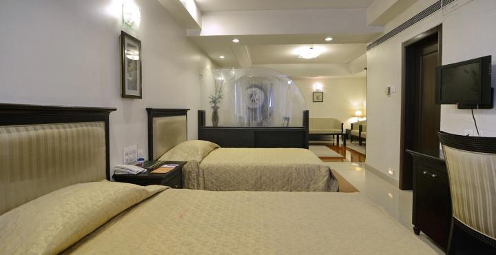 Ambience Executive Hotel Pimpri-Chinchwad Buitenkant foto