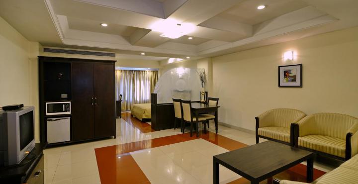 Ambience Executive Hotel Pimpri-Chinchwad Buitenkant foto