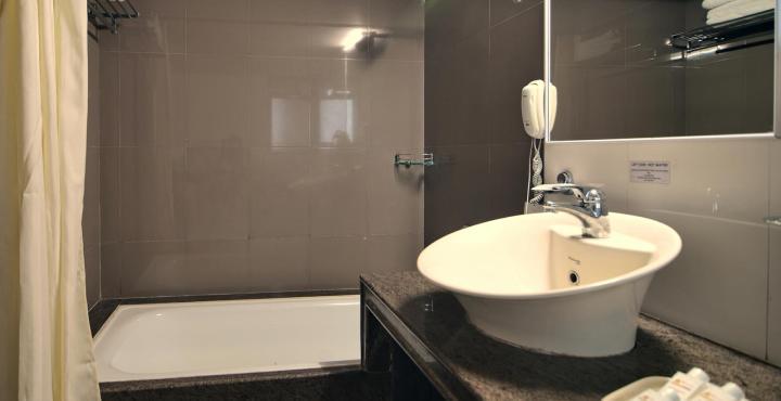 Ambience Executive Hotel Pimpri-Chinchwad Buitenkant foto