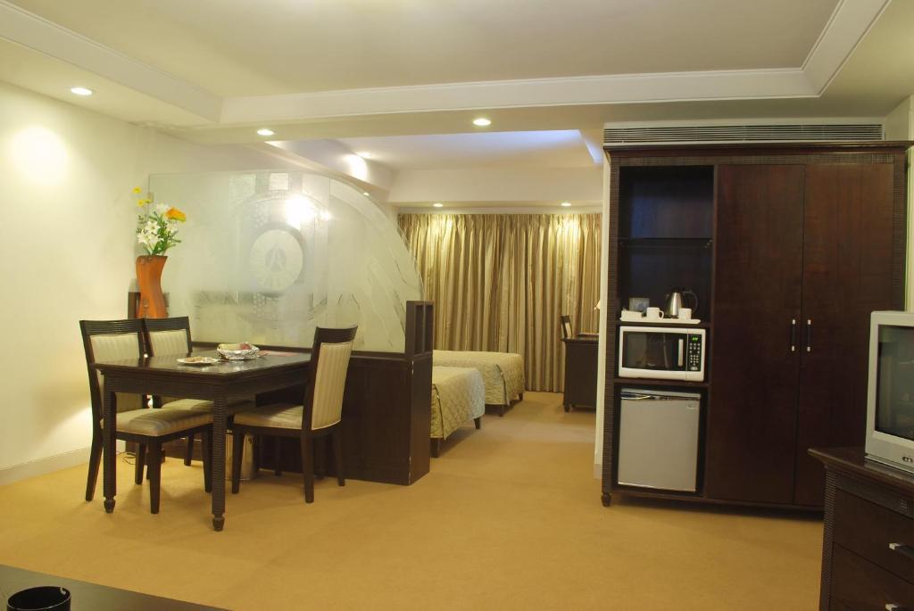 Ambience Executive Hotel Pimpri-Chinchwad Kamer foto