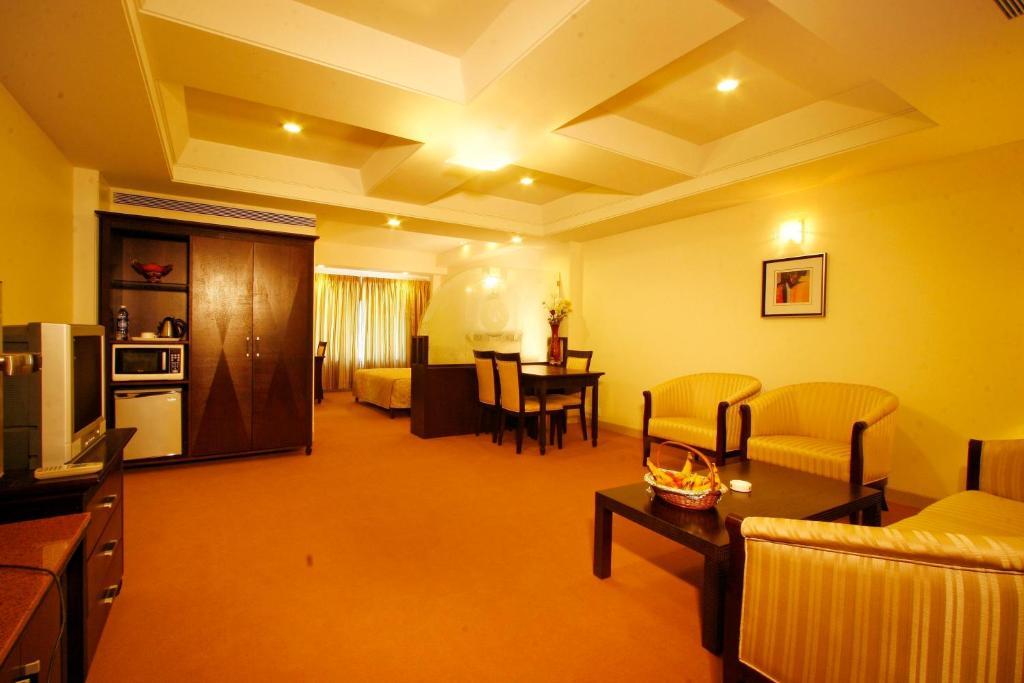 Ambience Executive Hotel Pimpri-Chinchwad Kamer foto