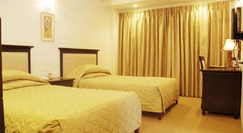 Ambience Executive Hotel Pimpri-Chinchwad Buitenkant foto