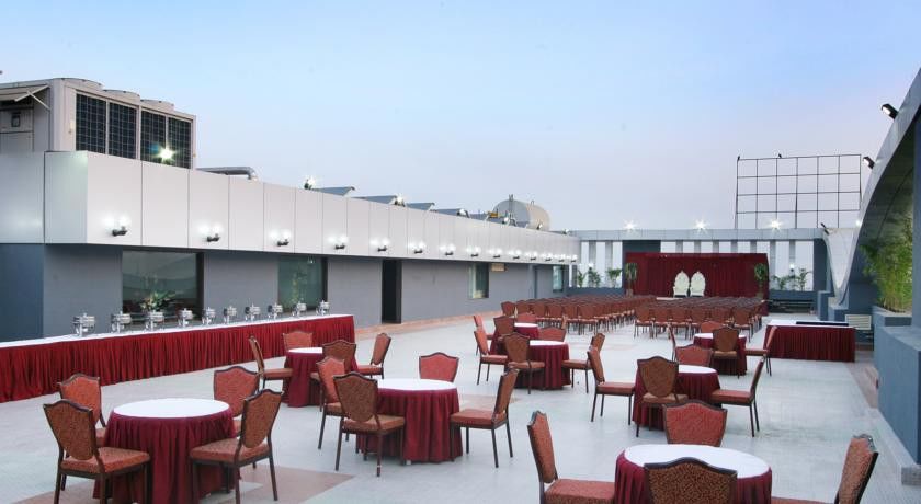 Ambience Executive Hotel Pimpri-Chinchwad Buitenkant foto